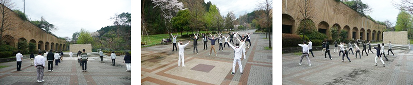 日曜行修会の様子